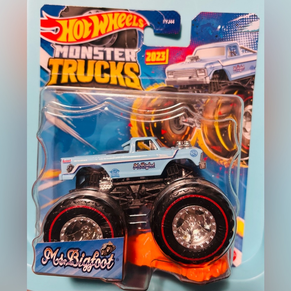 Hot Wheels 2023 Treasure Hunt Mrs. Bigfoot Monster Truck